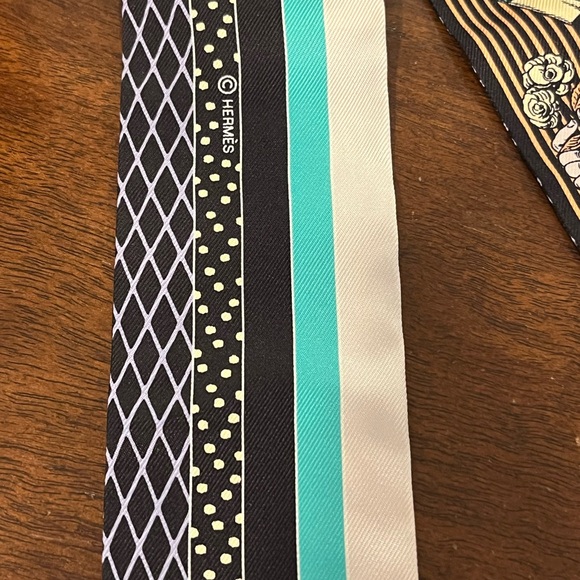 Hermes twilly with box and tag - Picture 7 of 8